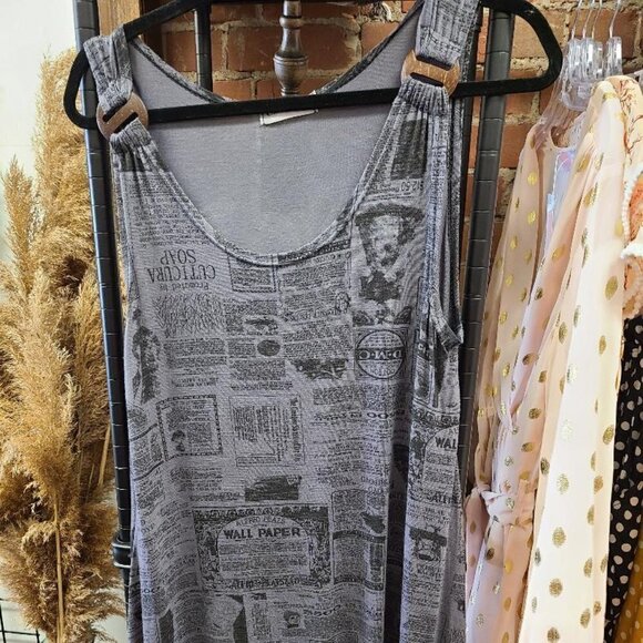 TRÏBE Newsprint design Shark  bite hem sleeveless gray & black tank top O/S NWT - Picture 2 of 9